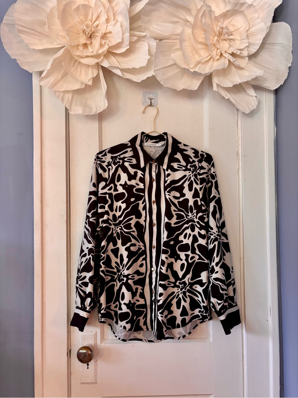 Size 8 | Black and White Blouse
